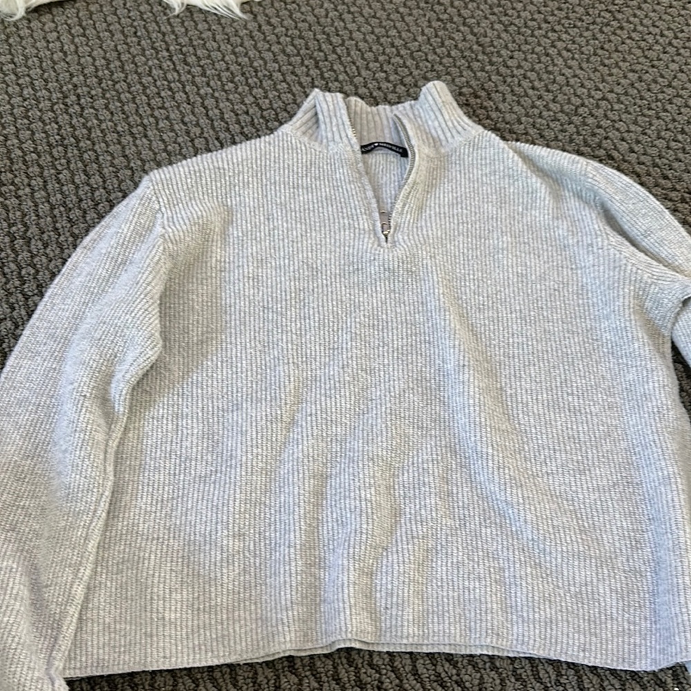 Brandy Melville sweater